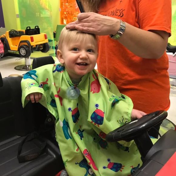 Meet your Posher, Micaela - Picture 1 of 1